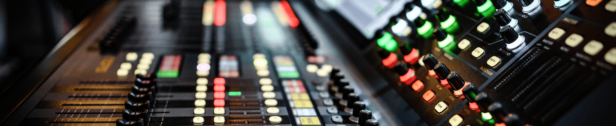 Monitores y pantallas táctiles para radiodifusión
