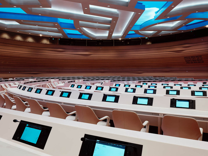 Salas de conferencias y reuniones Pantallas para oficinas, salas de conferencias y reuniones